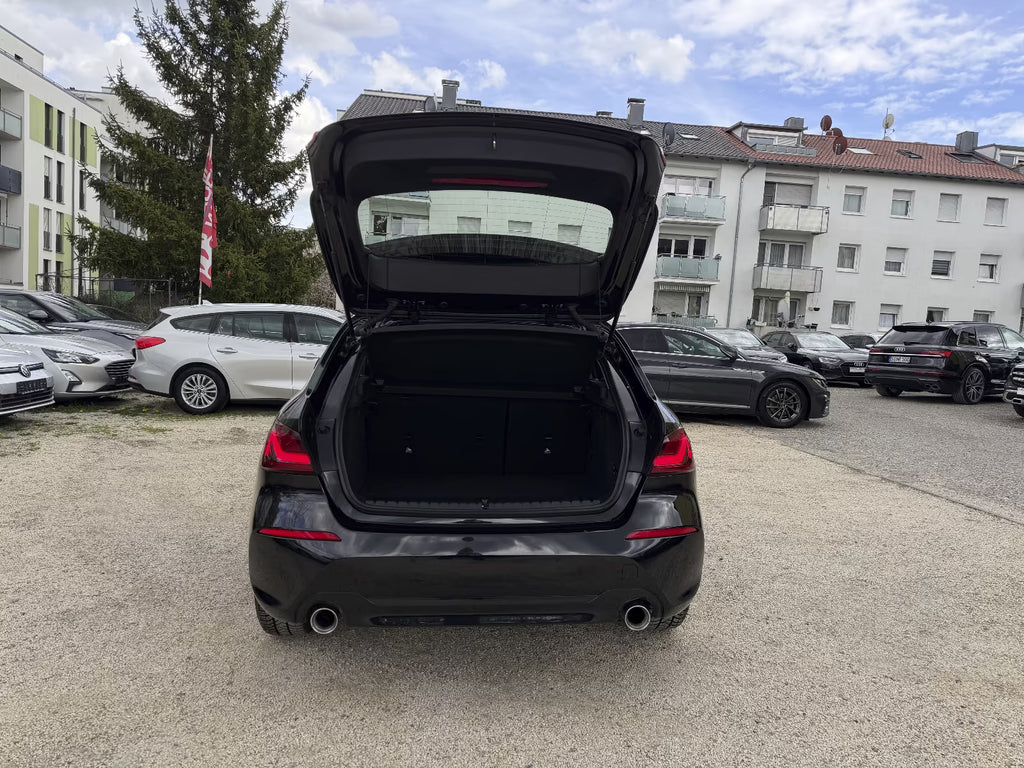 BMW 120d Steptronic Advantage (2023)