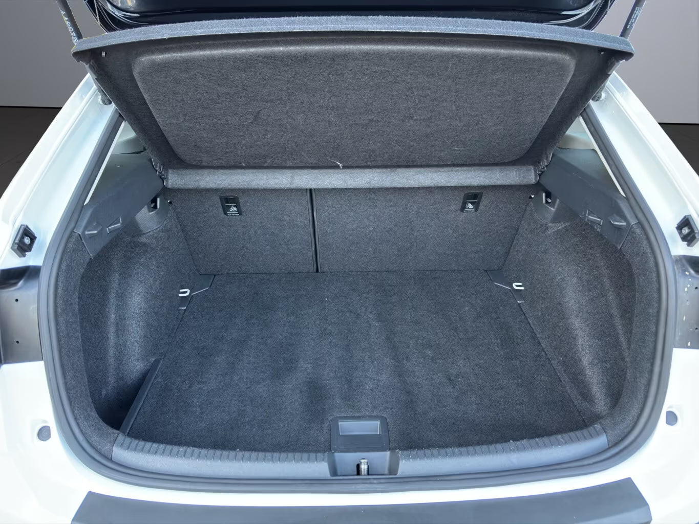 VOLKSWAGEN Taigo 1.0 TSI Style (Matrix LED &amp; Techo Panorámico)