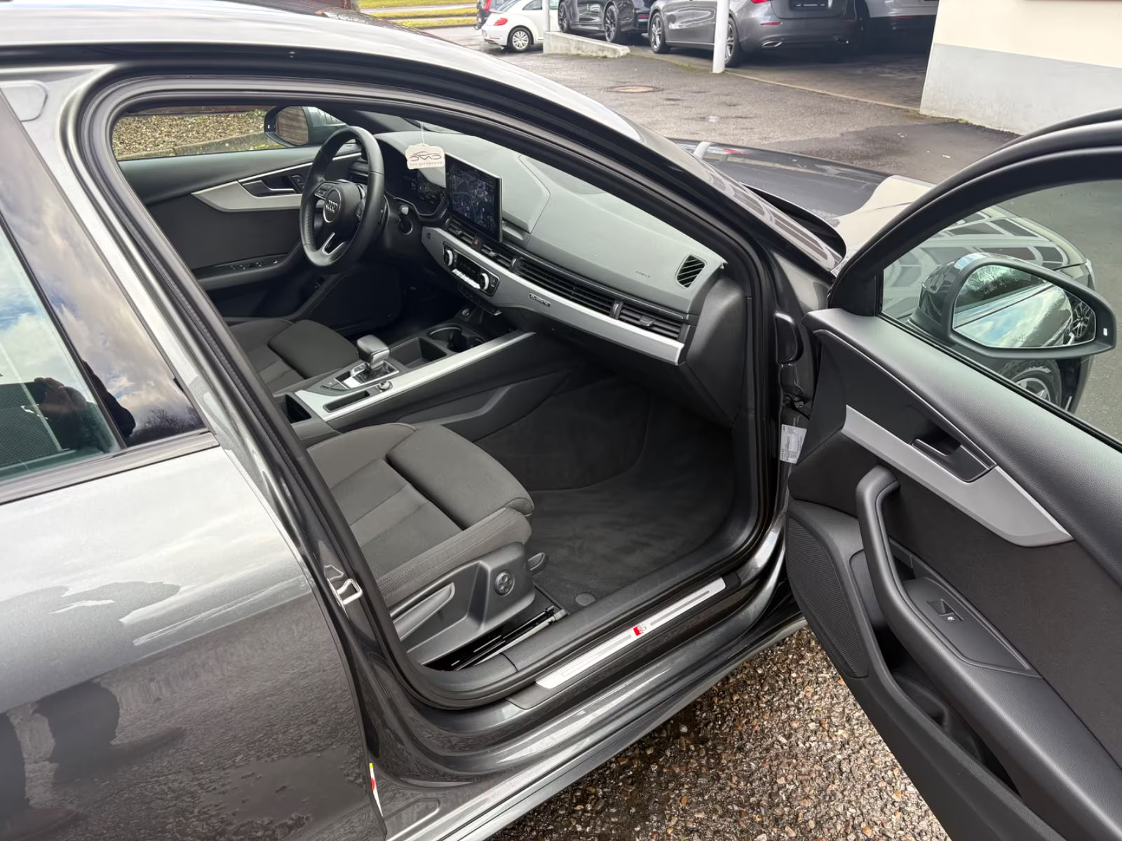 AUDI A4 40 TFSI quattro S line Black Style