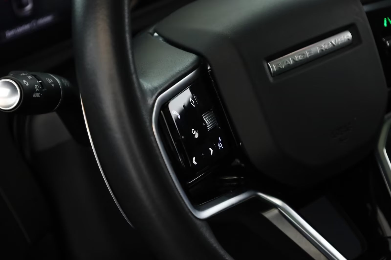 Range Rover Velar D300 SE
