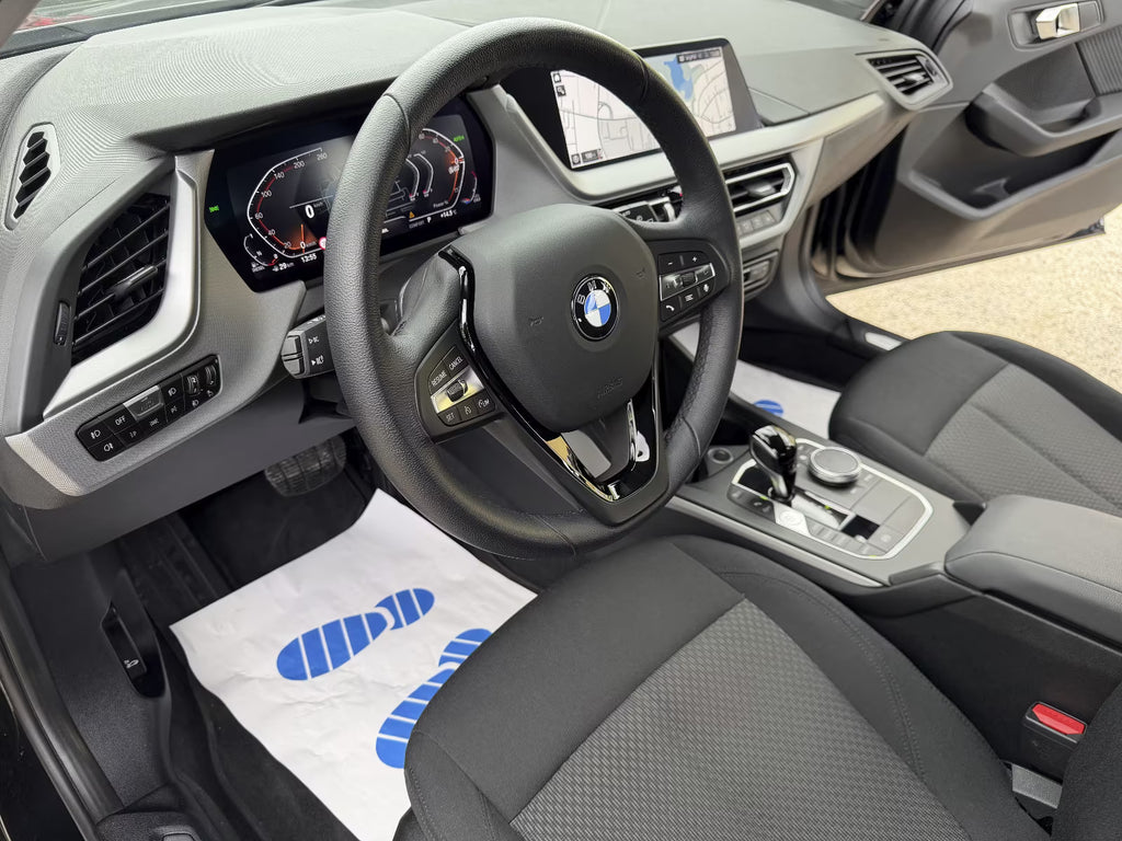 BMW 120d Steptronic Advantage (2023)