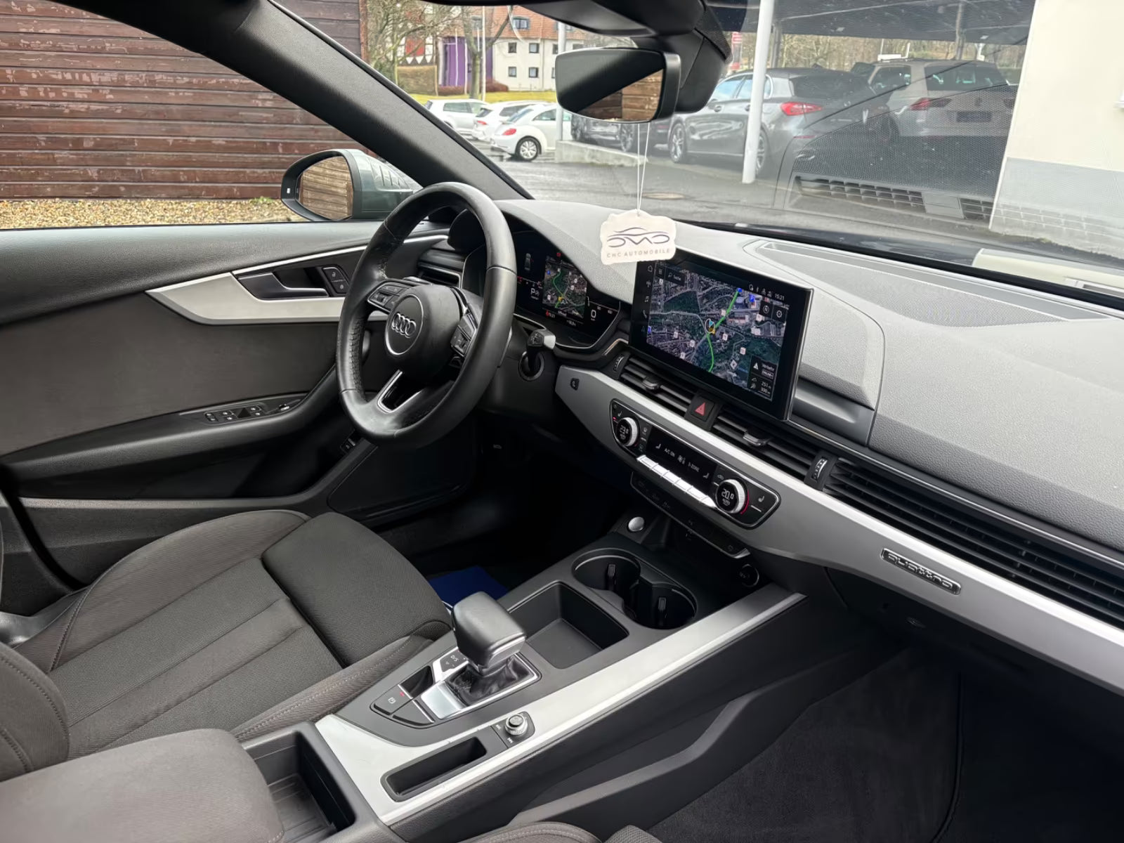 AUDI A4 40 TFSI quattro S line Black Style