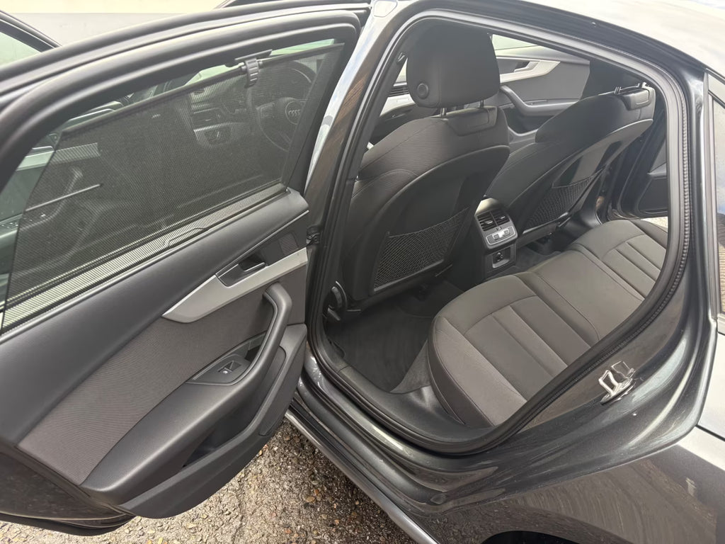 AUDI A4 40 TFSI quattro S line Black Style