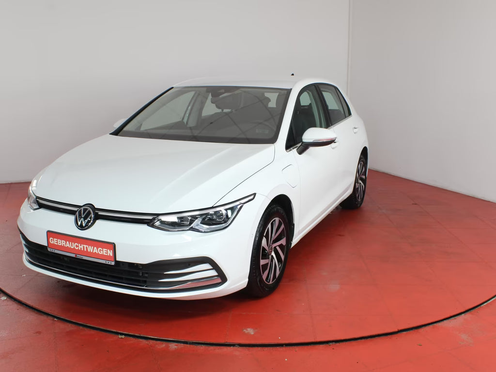 VOLKSWAGEN Golf VIII 1.4 eHybrid Style (Batería Certificada)