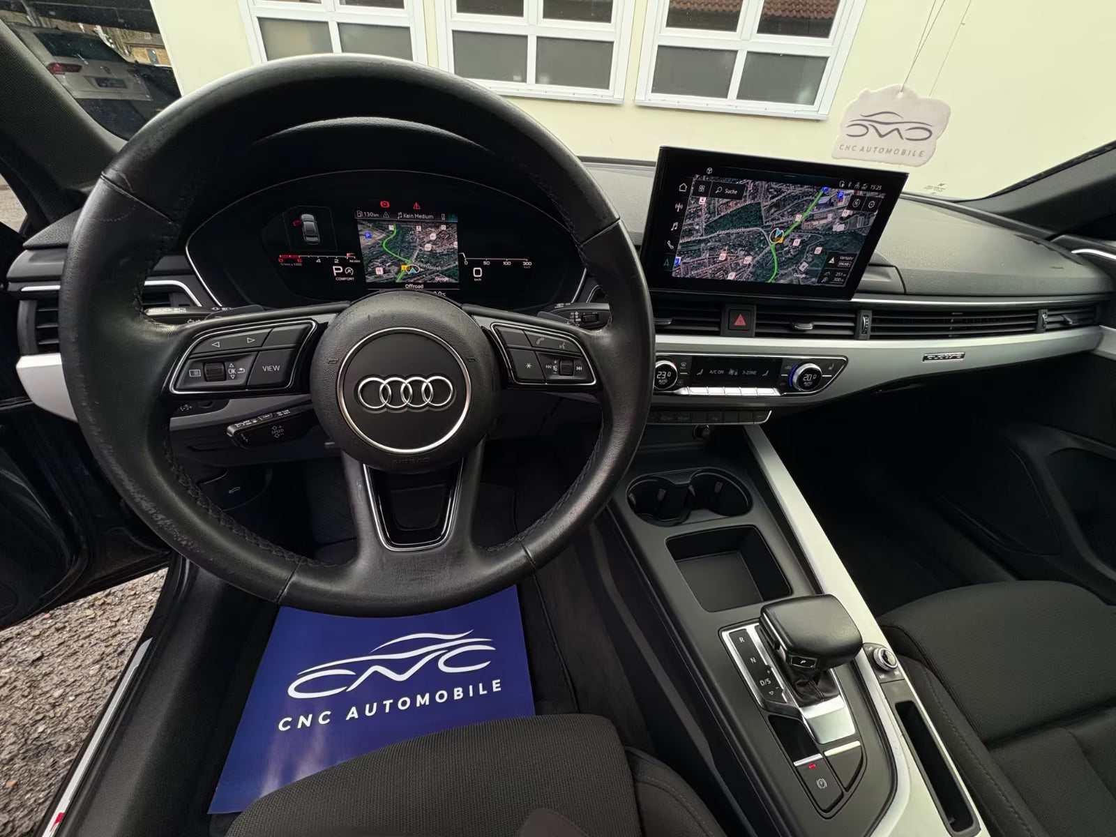 AUDI A4 40 TFSI quattro S line Black Style