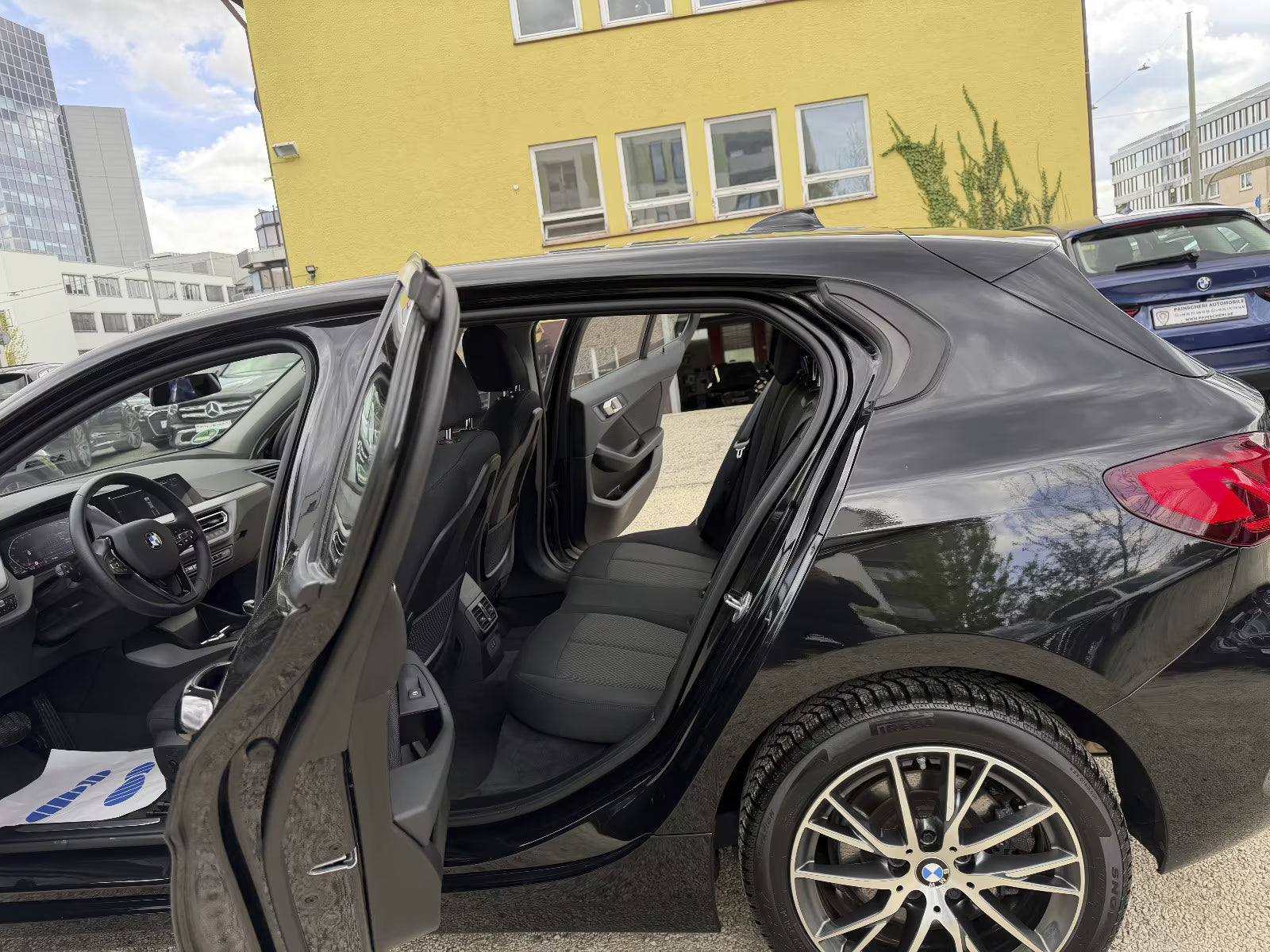 BMW 120d Steptronic Advantage (2023)