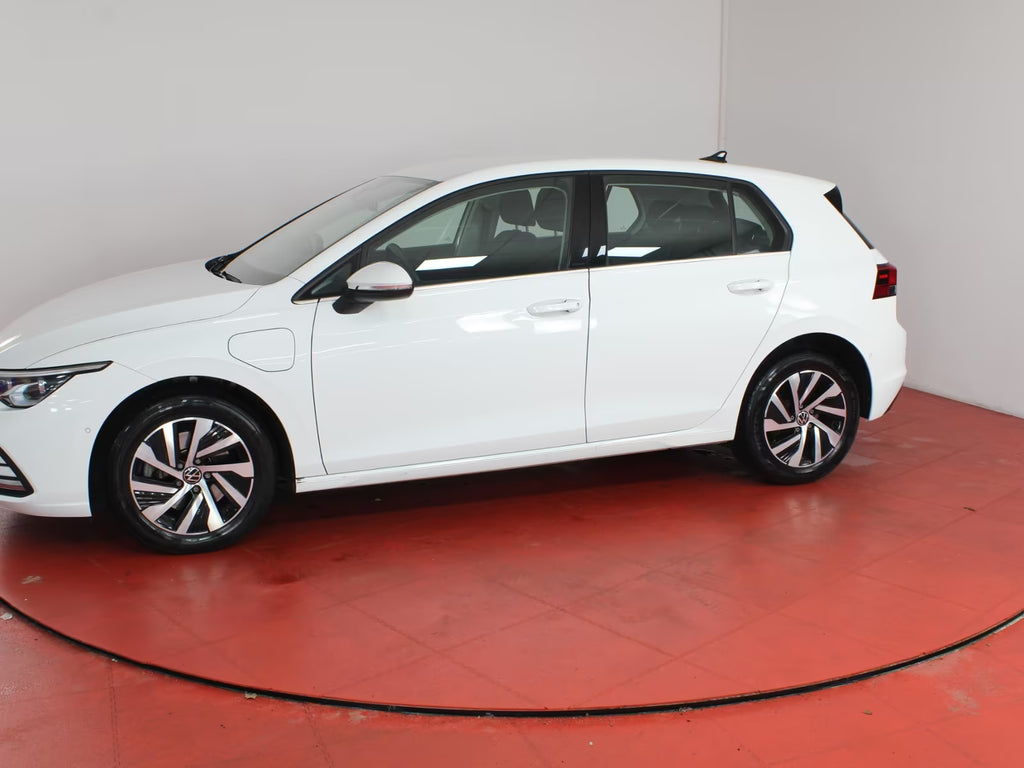 VOLKSWAGEN Golf VIII 1.4 eHybrid Style (Batería Certificada)
