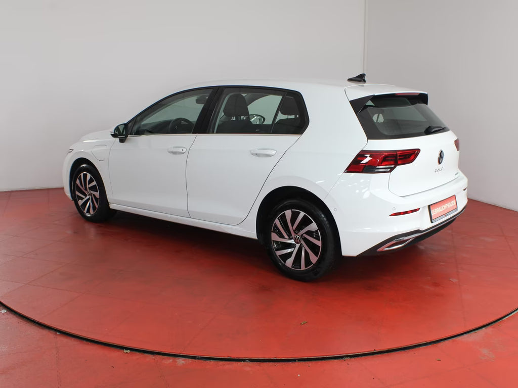 VOLKSWAGEN Golf VIII 1.4 eHybrid Style (Batería Certificada)