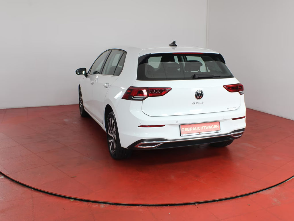 VOLKSWAGEN Golf VIII 1.4 eHybrid Style (Batería Certificada)