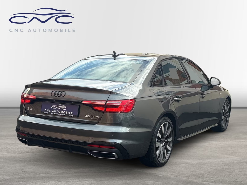 AUDI A4 40 TFSI quattro S line Black Style