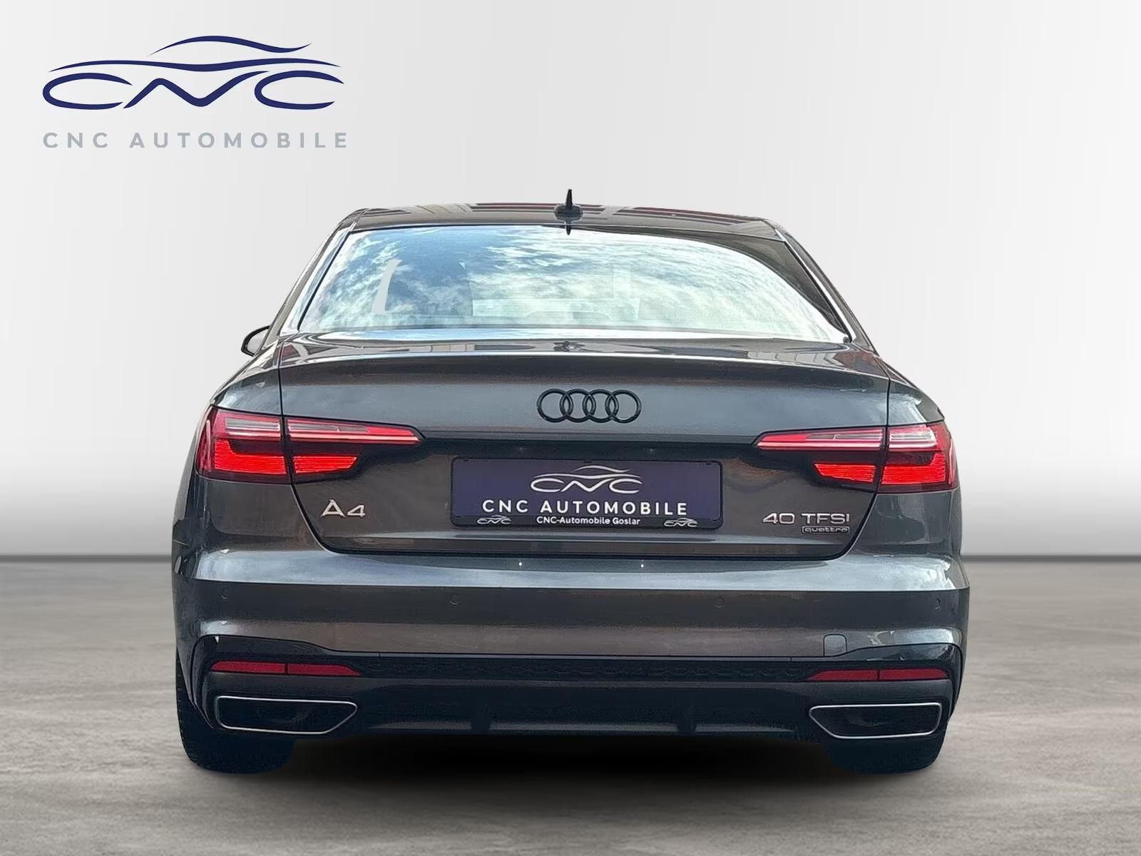 AUDI A4 40 TFSI quattro S line Black Style