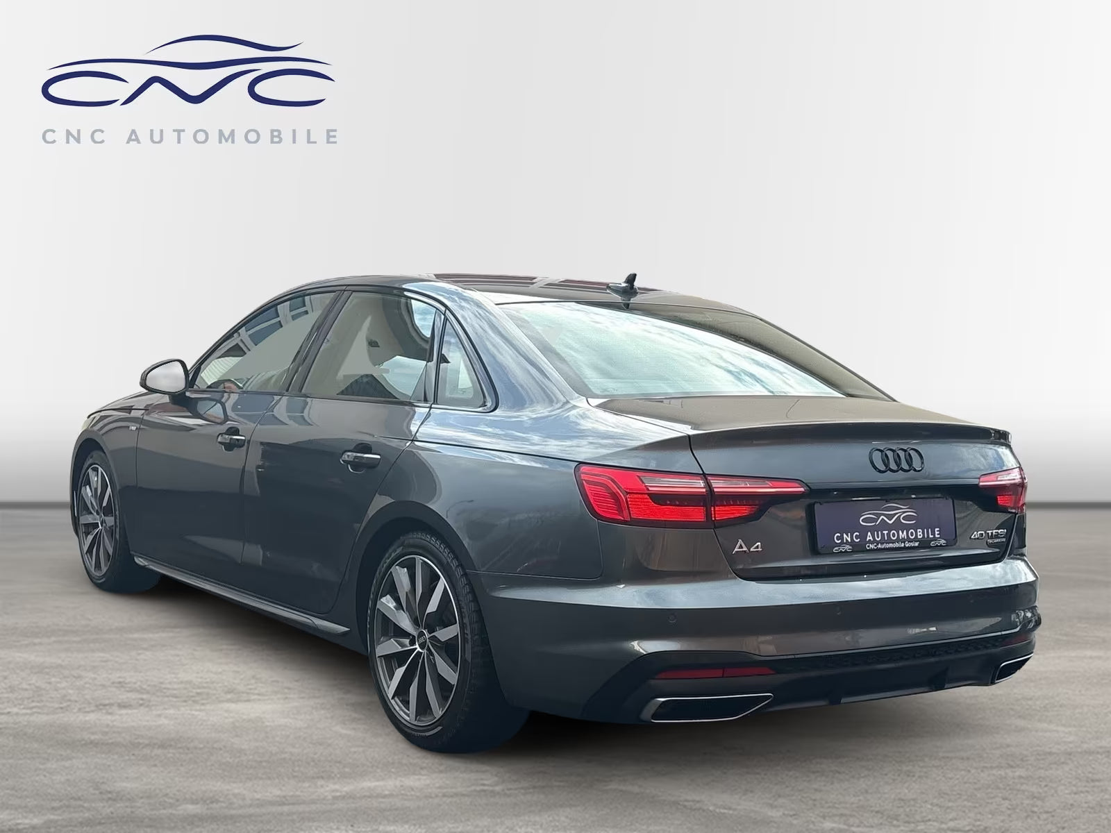 AUDI A4 40 TFSI quattro S line Black Style