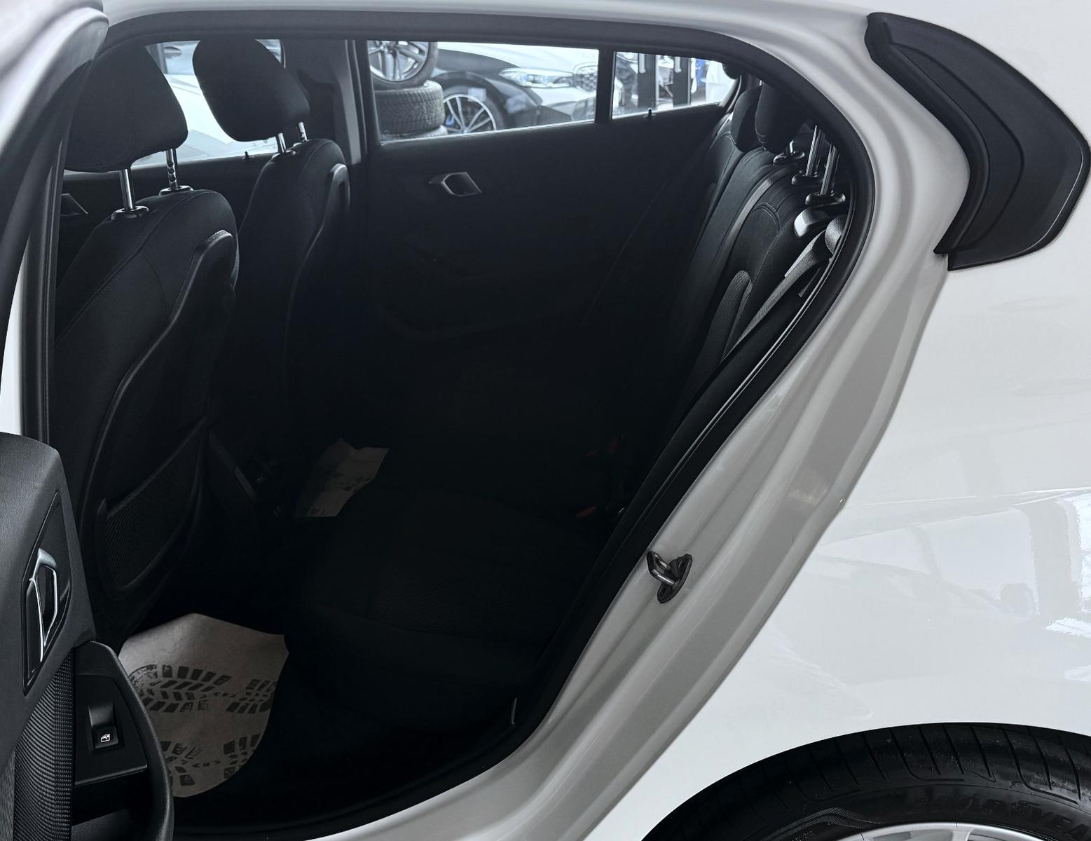 BMW 120i Automático Advantage (178 CV)
