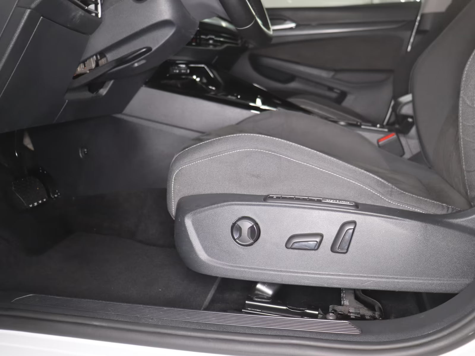 VOLKSWAGEN Golf VIII 1.4 eHybrid Style (Batería Certificada)
