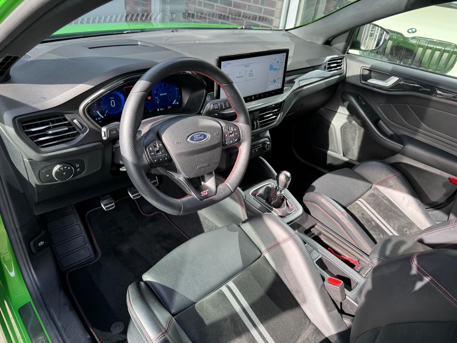 Ford Focus ST X 2.3 EcoBoost 280CV - "Mean Green" (2024)