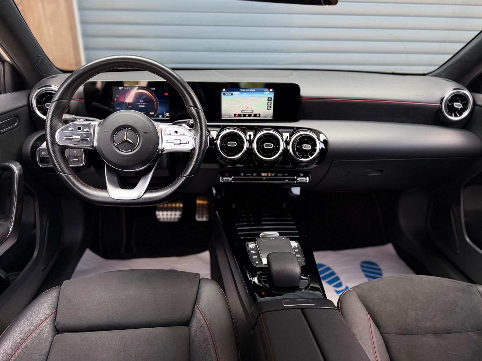 MERCEDES-BENZ A 180 AMG LINE (2022) - UNIDAD POLARWEISS