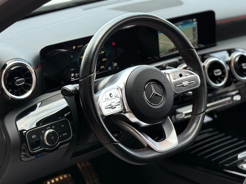MERCEDES-BENZ A 180 AMG LINE (2022) - UNIDAD POLARWEISS